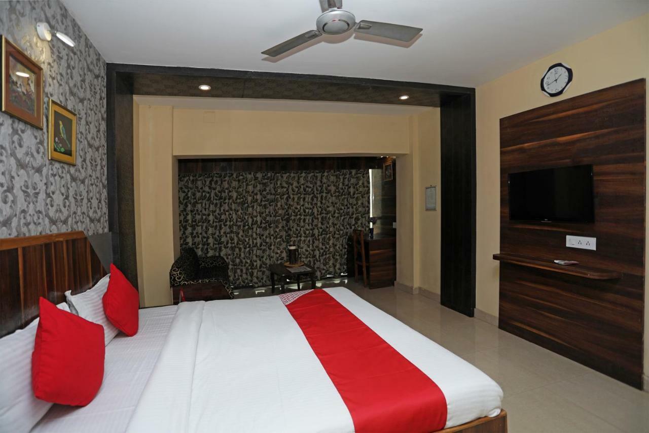 Oyo 4065 Hotel Richi Bhubaneswar Buitenkant foto