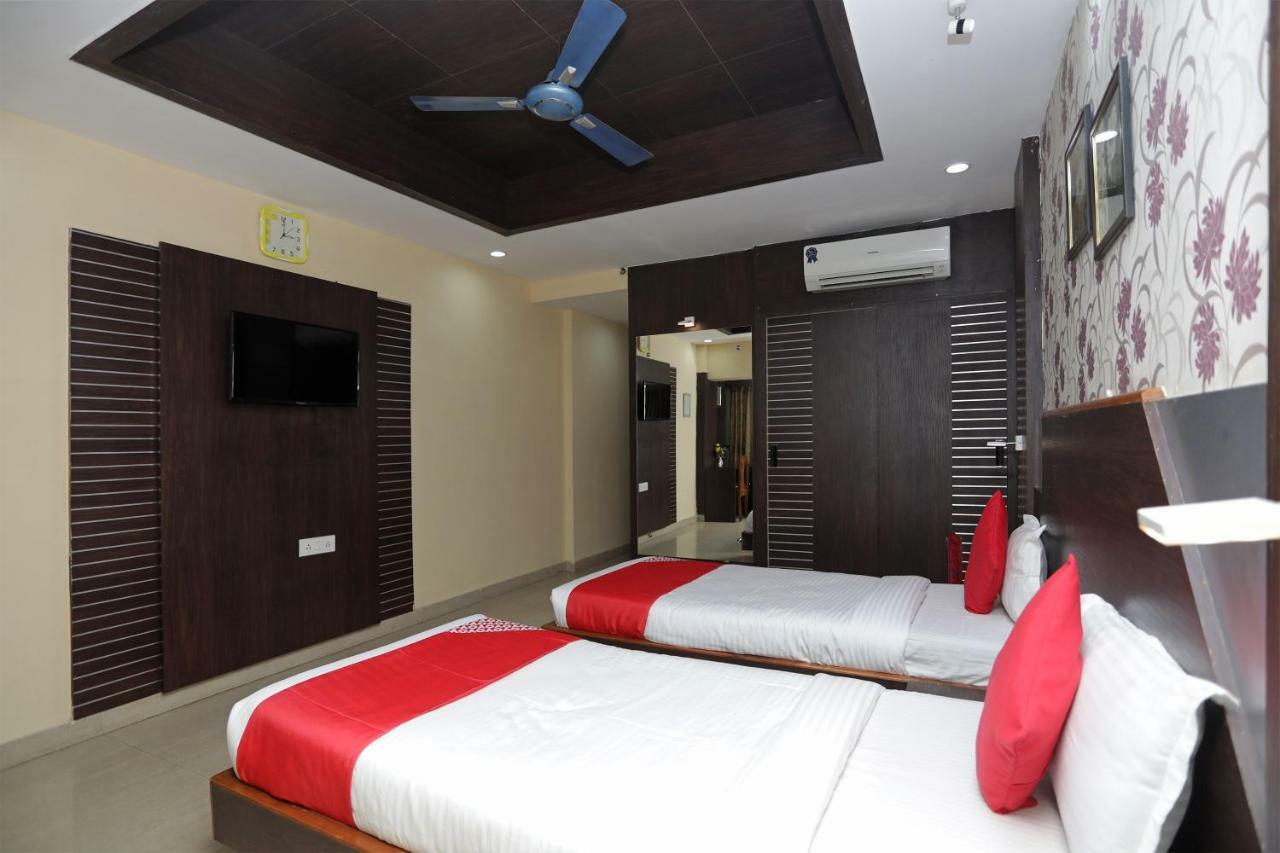 Oyo 4065 Hotel Richi Bhubaneswar Buitenkant foto